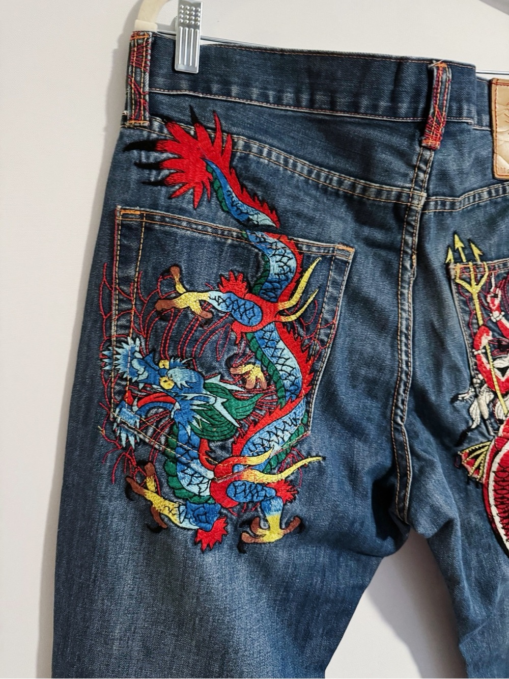 Ed Hardy - Vintage Embroidered Dragon and Sea Devil Jeans - Picture 2 of 7